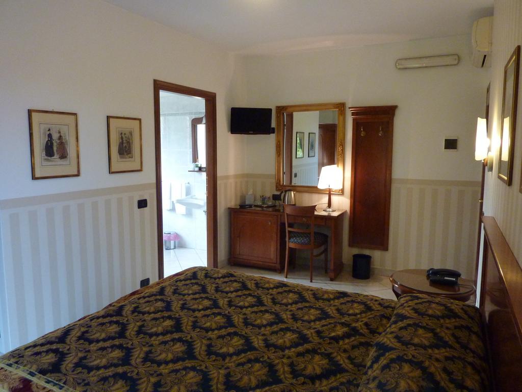 Hotel Belvedere Turín Pokoj fotografie